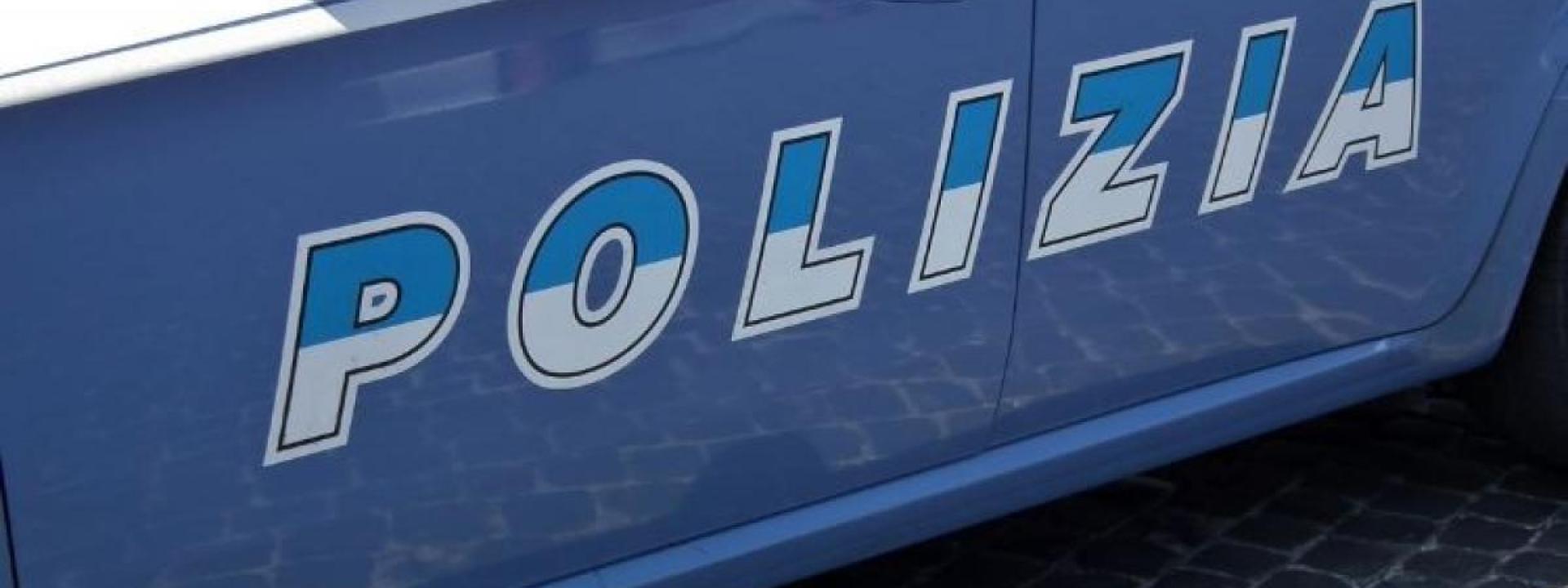 Marche - Gli agenti bussano alla porta per un controllo e lui gli aizza contro il rottweiler