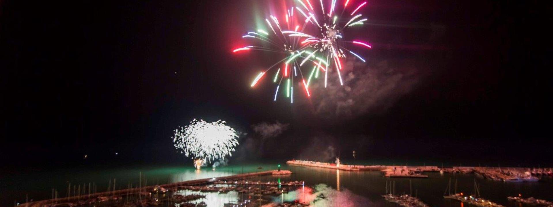 Marche - A Civitanova torna dopo due anni il tradizionale spettacolo pirotecnico di Ferragosto