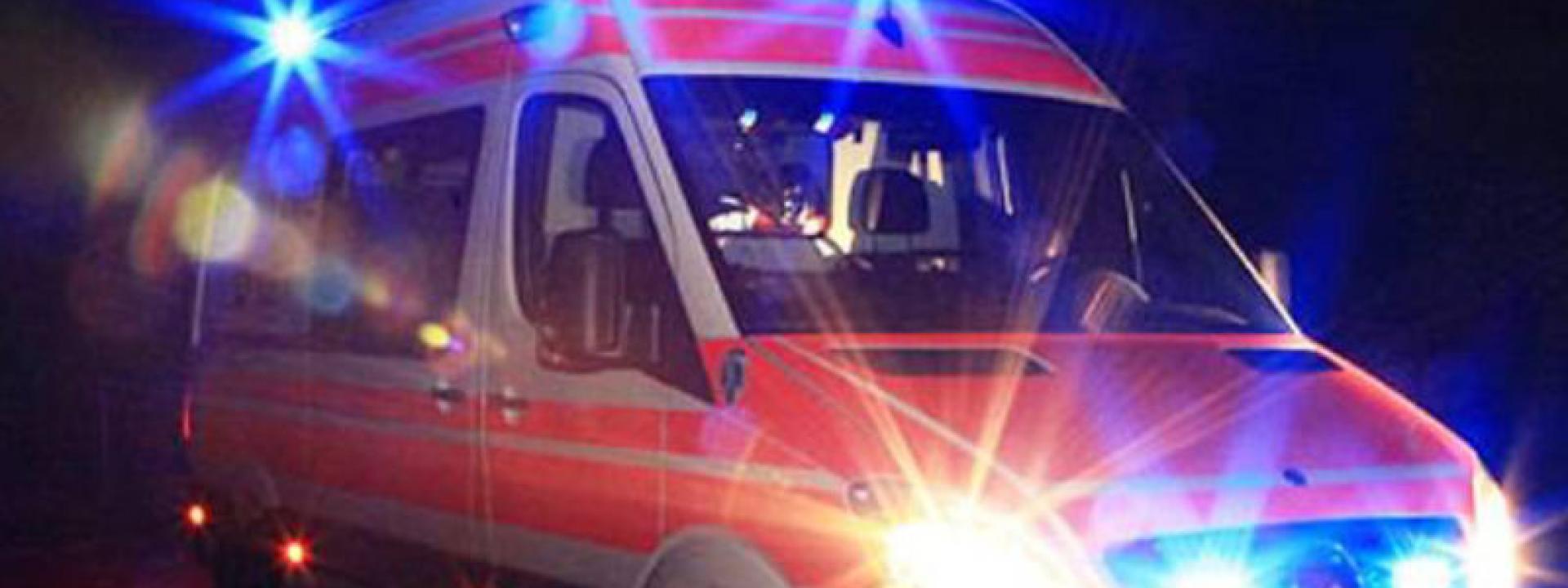 Marche - Soccorso mentre cammina a piedi nudi in piena notte in mezzo alla strada