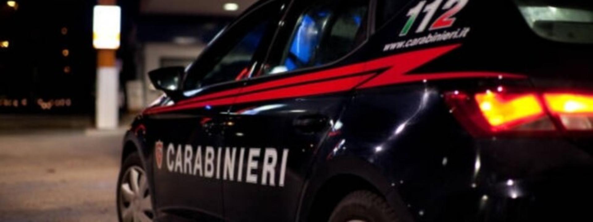 Marche - Investe un 17enne con lo scooter dopo essere passato col rosso, poi scappa: denunciato