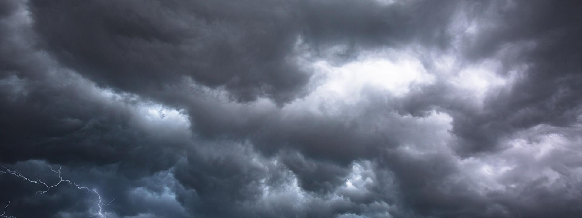 Marche - Allerta meteo: forti temporali nelle aree interne della Regione
