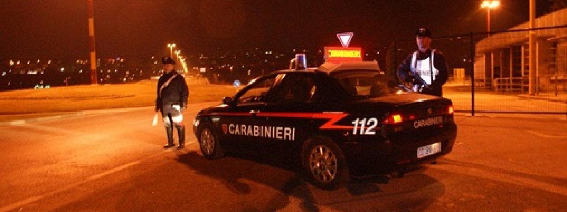 Marche - Tolentino: alla guida ubriaco, i carabinieri ritirano la patente prima a lui poi al fratello col documento scaduto