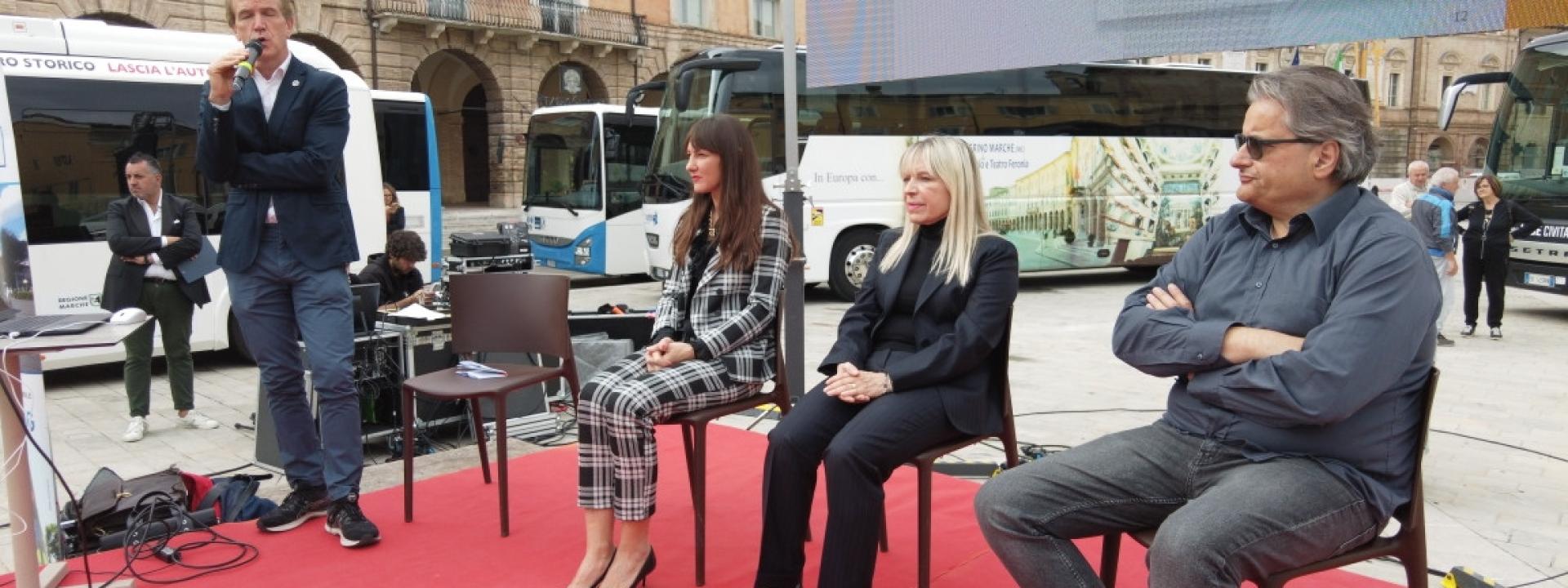 Marche - Festival dello sviluppo sostenibile, in piazza la flotta eco di Contram e tanti studenti