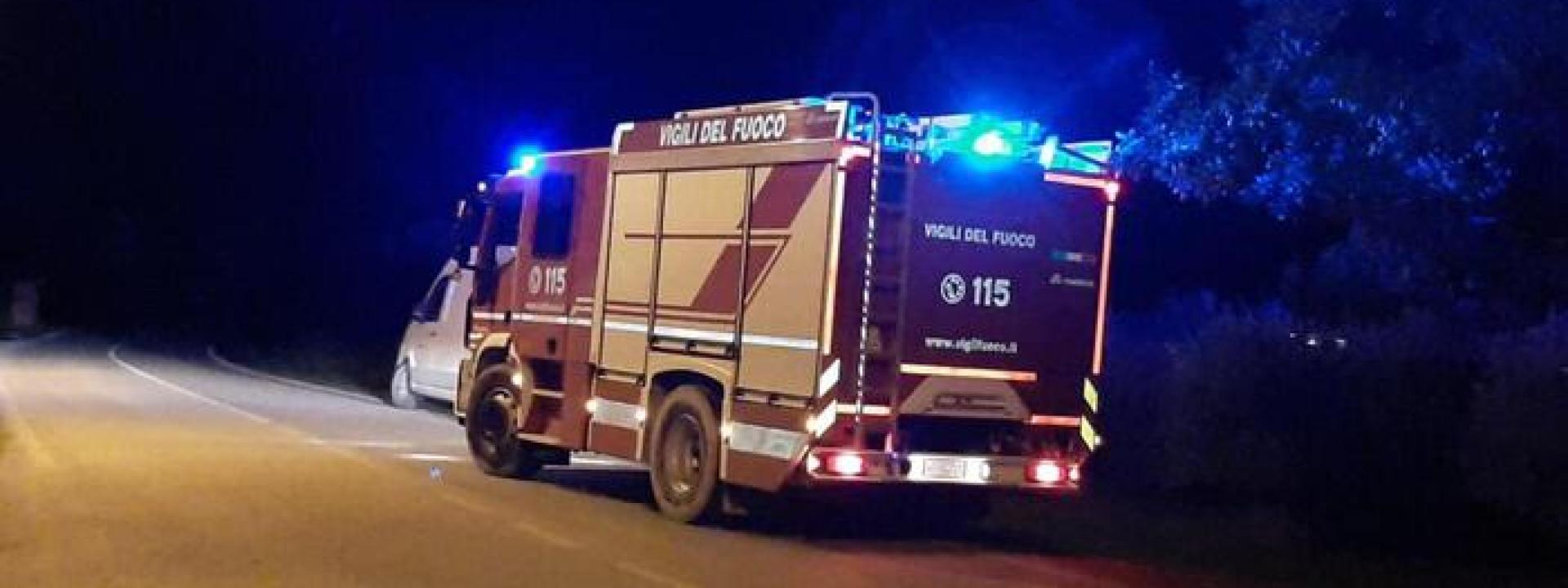 Marche - Incendio devasta un casolare: grave una giovane donna