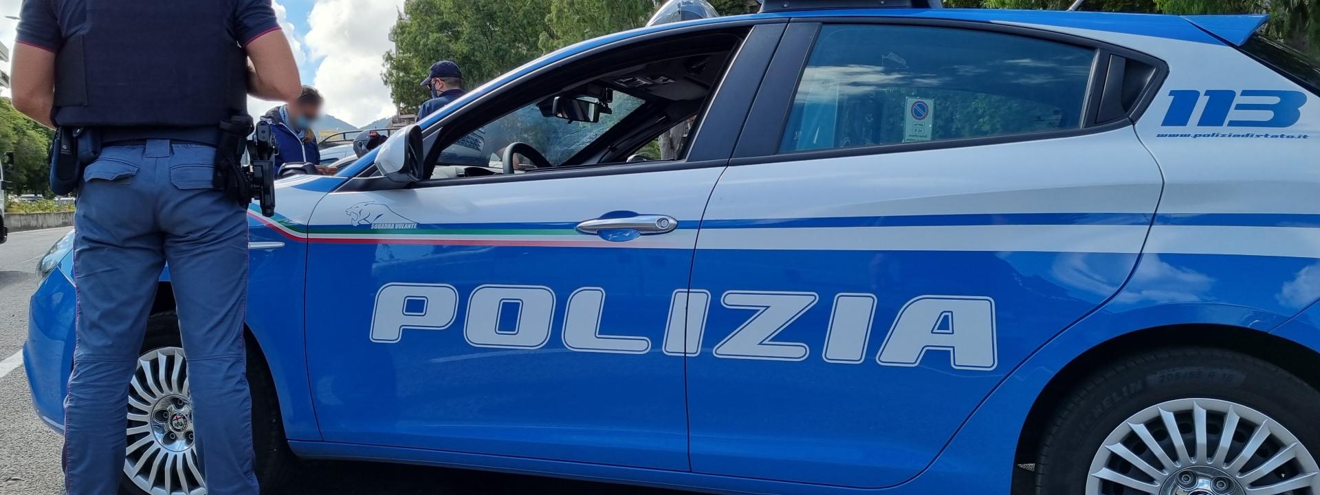 Marche - Nervoso al controllo della polizia, in casa aveva mezz'etto di hashish: arrestato un 26enne