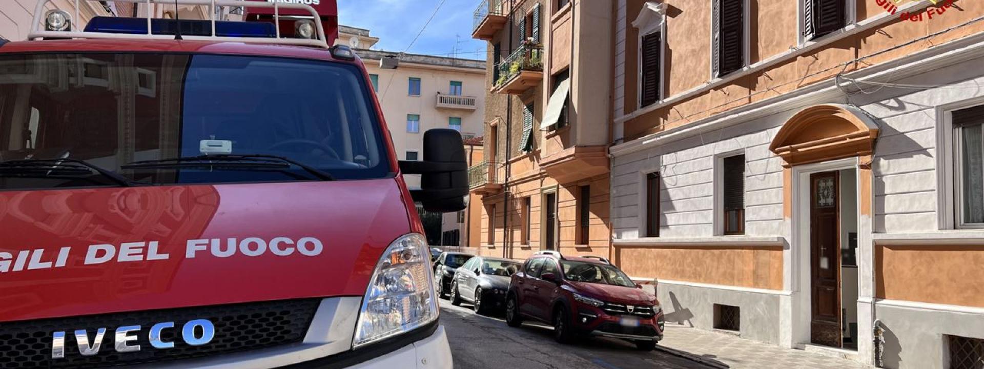 Marche - Provano a chiamarla, ma non risponde nessuno: la trovano morta in casa