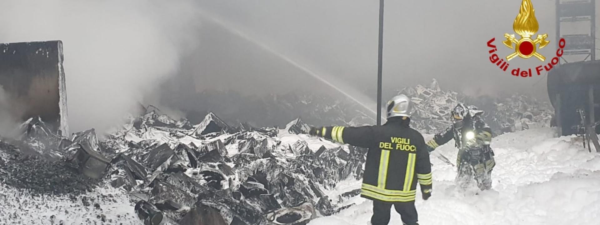 Marche - Ancora focolai accesi alla Rimel, utilizzato il liquido schiumogeno