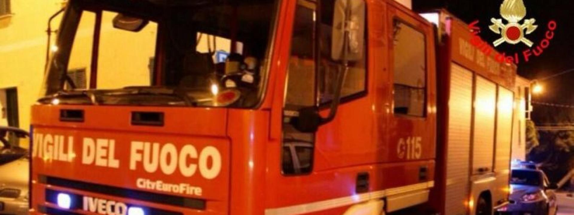 Marche - Incendio nella notte: casa inagibile, evacuata un'anziana