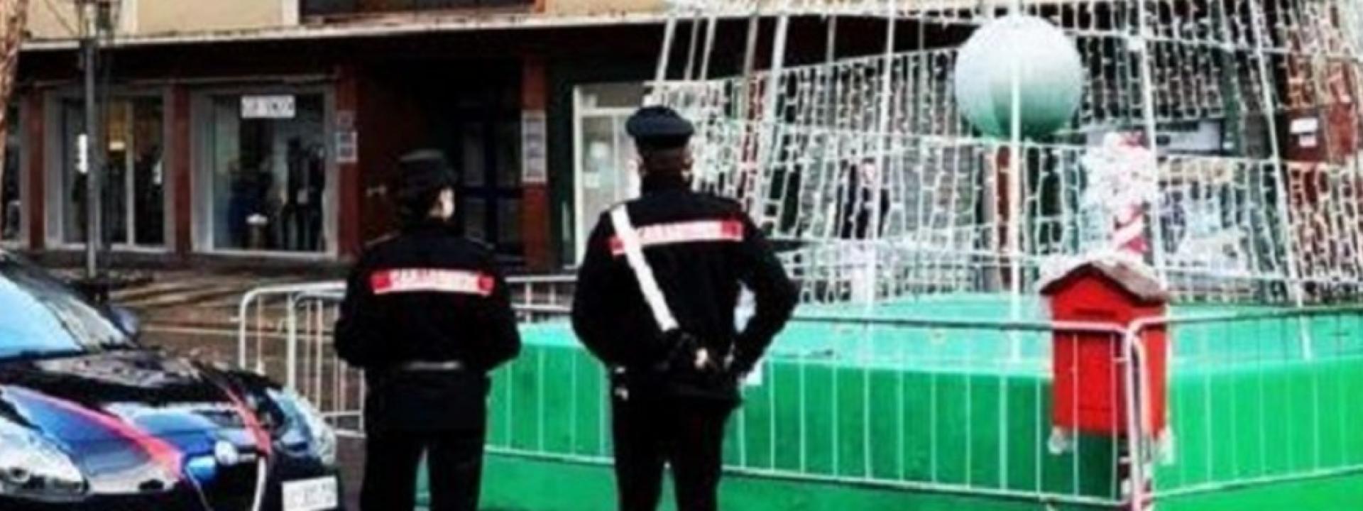 Marche - Spaccia in piazza, arrestato un 39enne