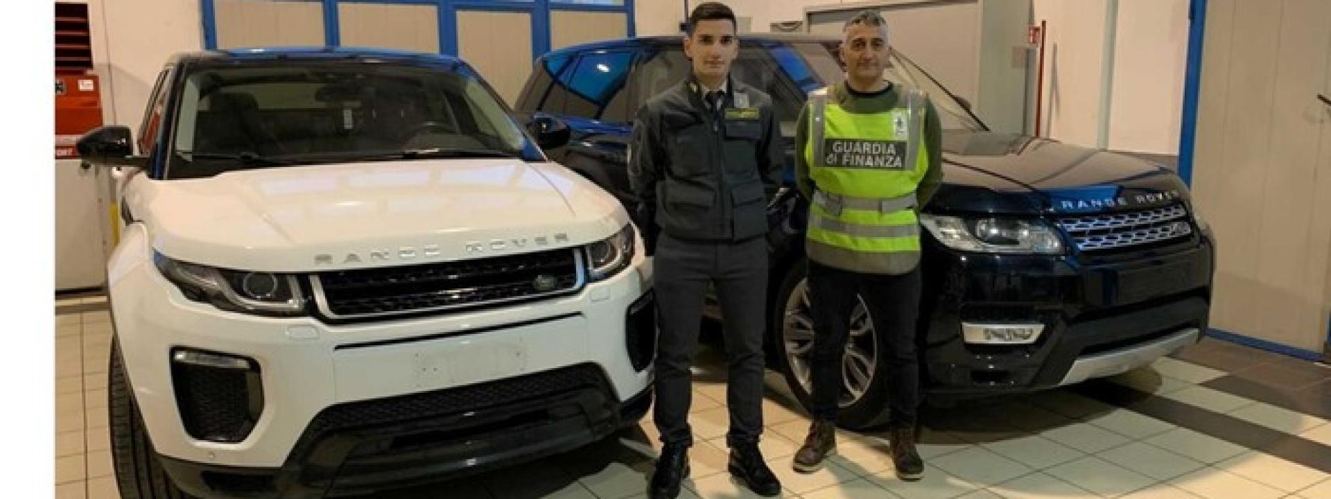 Marche - Portava due Range Rover rubate in Albania: fermato al porto di Ancona