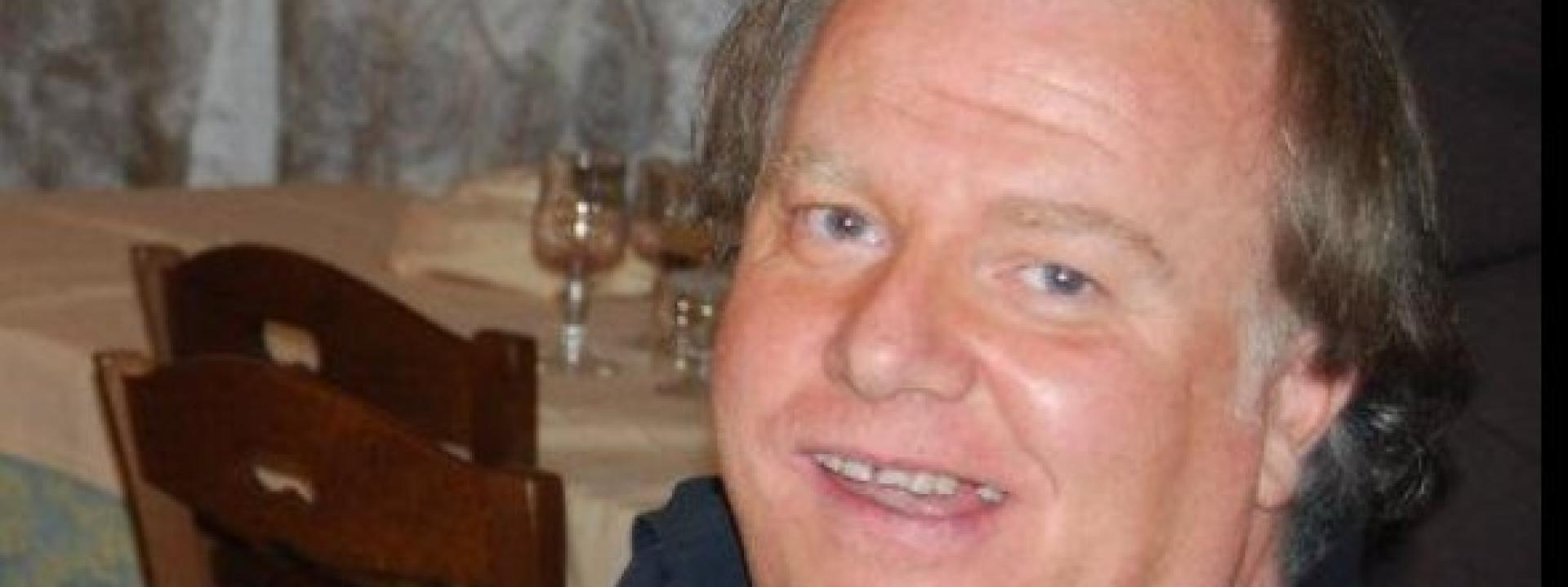 Marche - Gabriele rimane a vedere la tv, lo trovano morto sul divano: aveva 57 anni