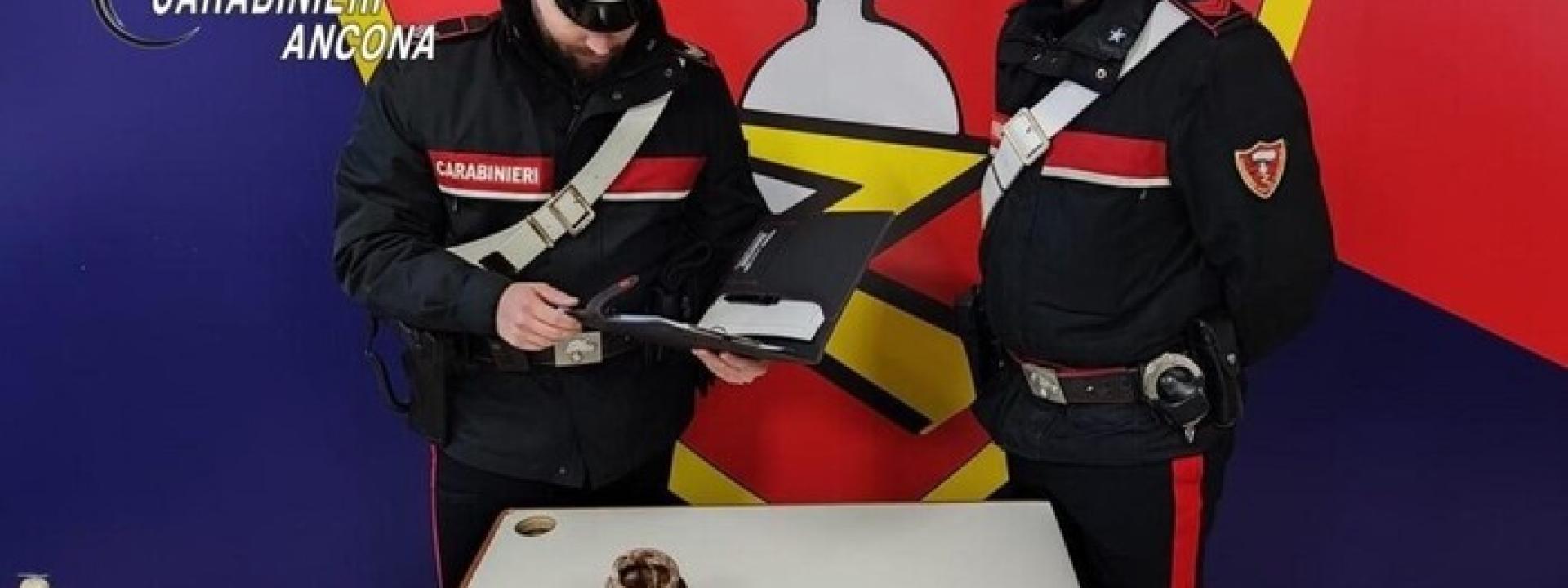 Marche - Per la giornata della Nutella nasconde l'eroina nel barattolo della crema di nocciole