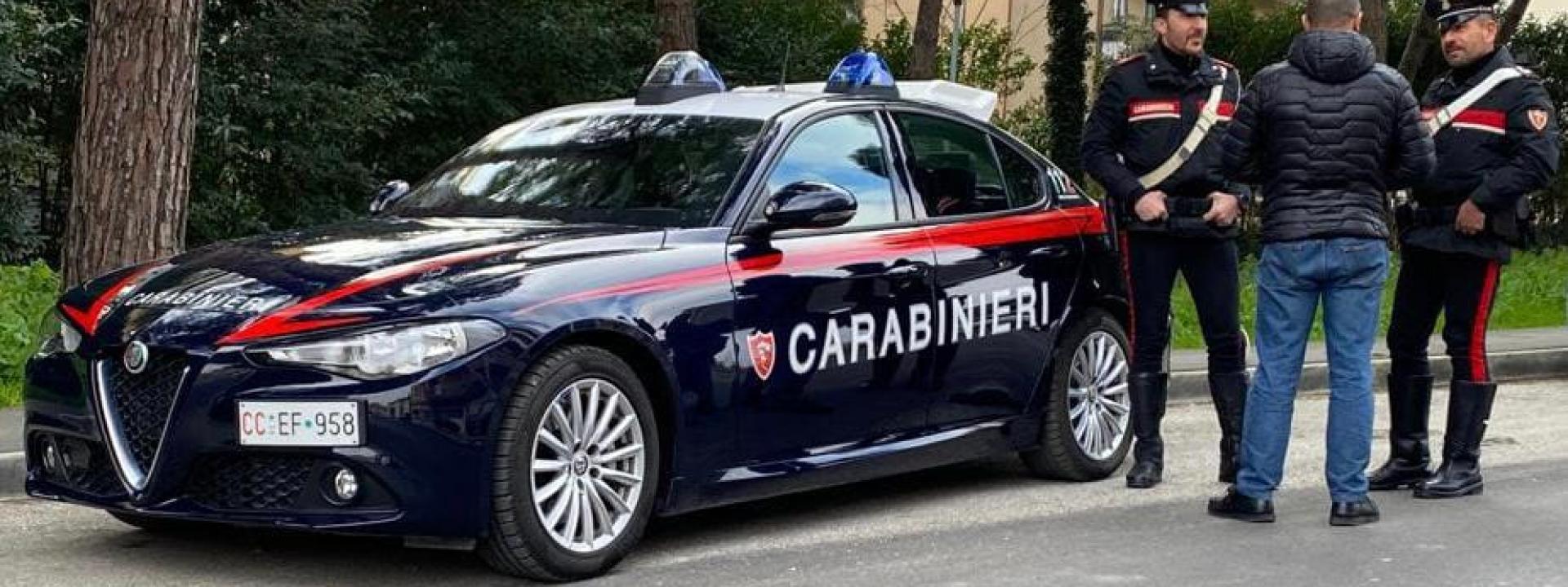 Marche - Esce di prima mattina con i vestiti leggeri: anziana trovata e accudita dai carabinieri