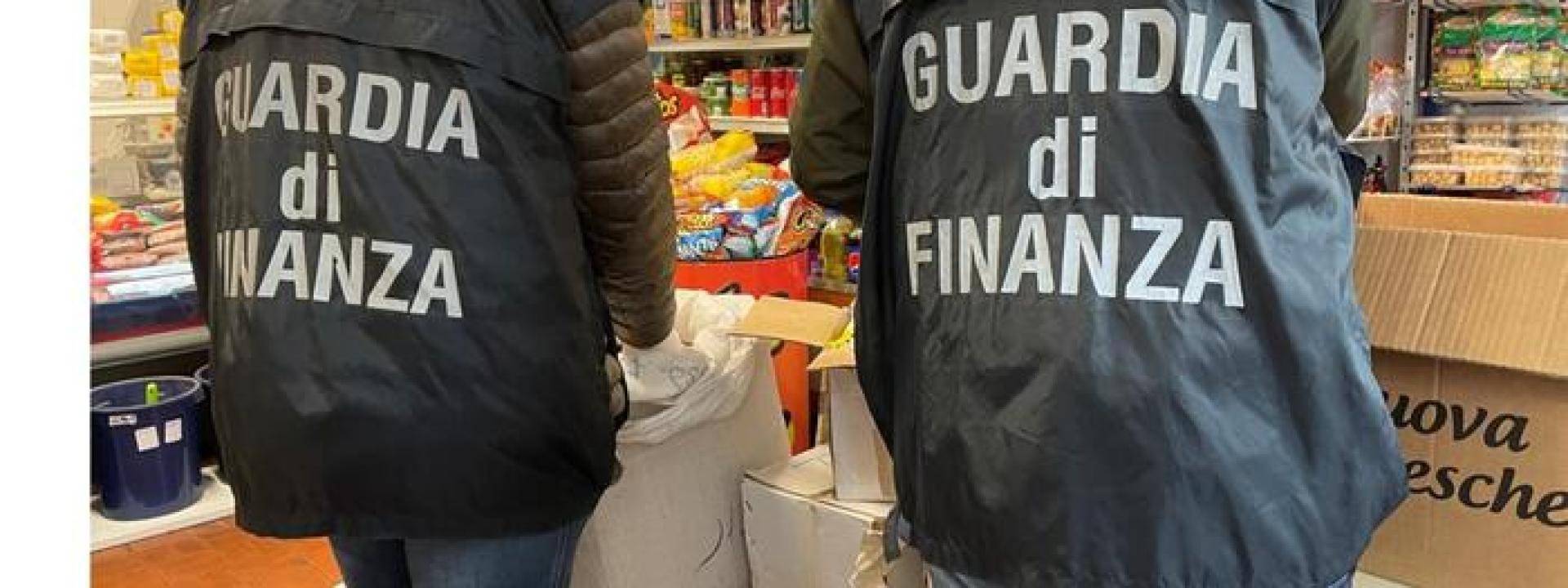 Marche - Farmaci e 200 kg di tabacco estero sequestrati in un negozio etnico