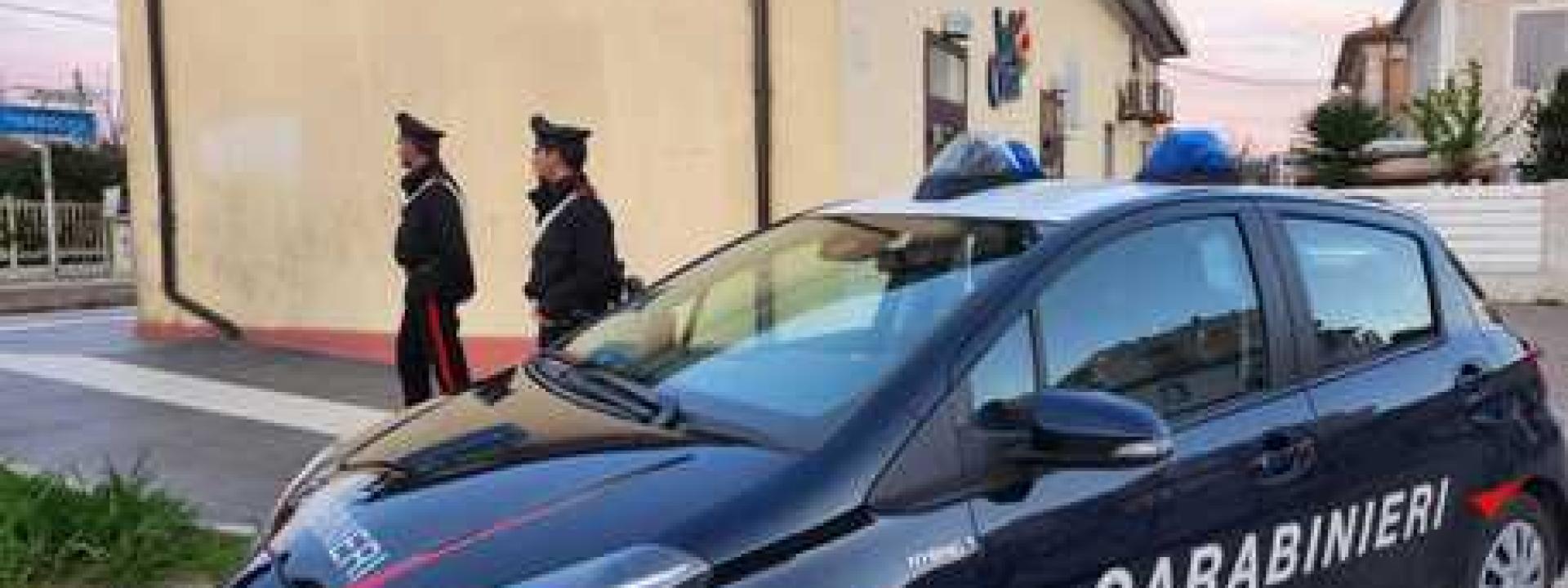 Marche - Donna si sdraia sui binari per uccidersi: salvata dai carabinieri