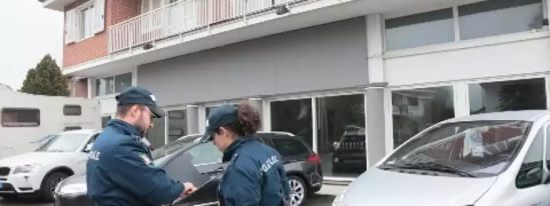 Marche - Entra in concessionaria per vendere l'auto, esce in manette