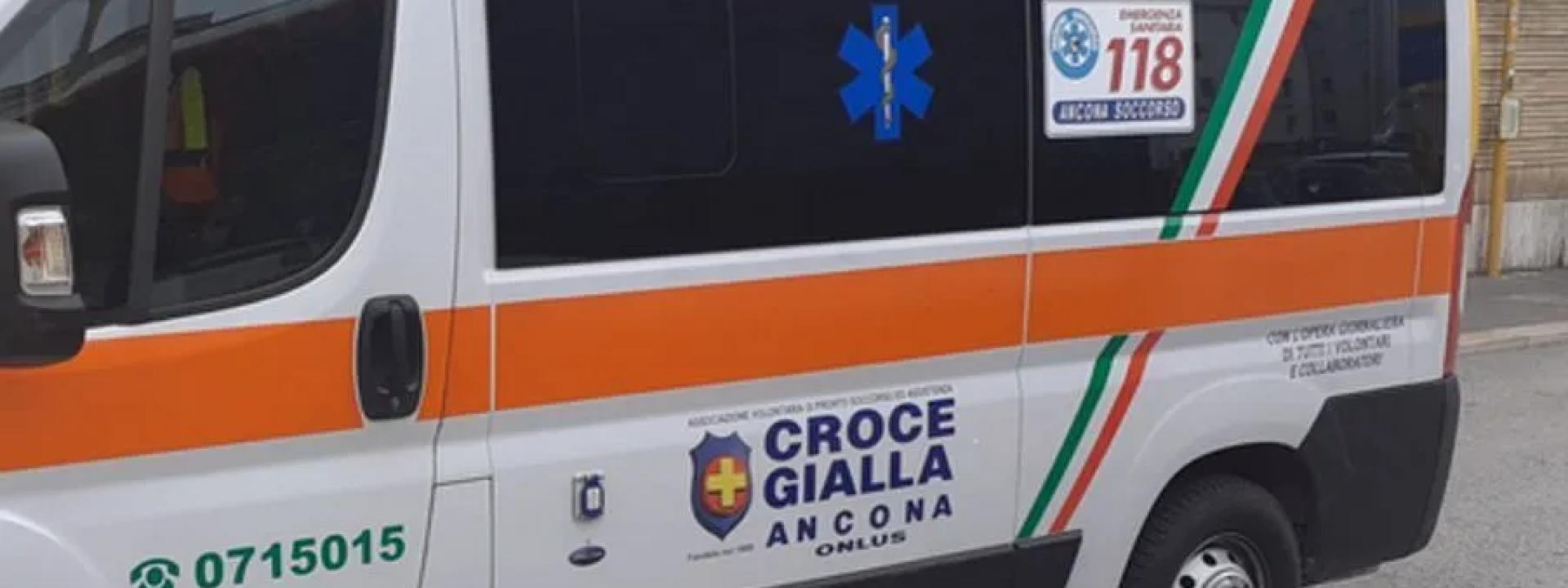 Marche - Colto da malore appena finito il turno di lavoro: salvato col defibrillatore