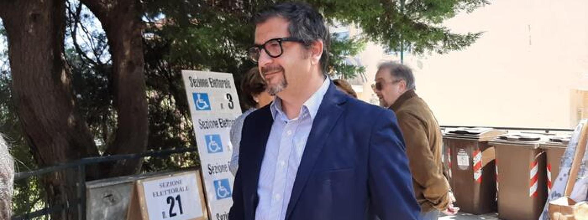 Marche - Silvetti è il nuovo sindaco: dopo più di 30 anni il centrodestra espugna Ancona