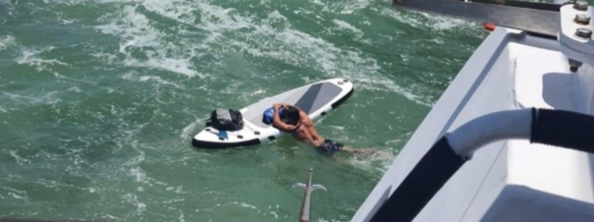 Marche - Due canoisti in difficoltà portati in salvo dalla Guardia Costiera