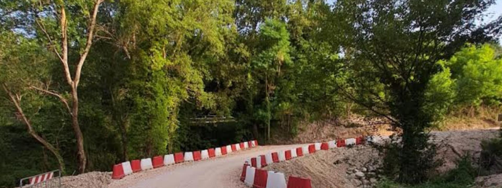 Marche - San Severino, ponte minaccia di crollare: intervento d'urgenza nel fosso Brugnolo