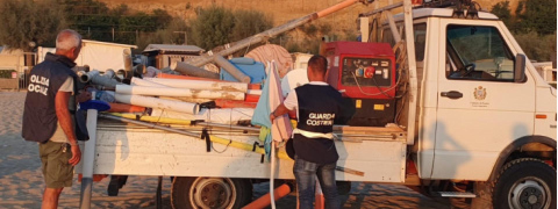 Marche - Brutta sorpresa per i furbetti della spiaggia libera: sequestrati ombrelloni e sdraio lasciati per occupare i posti