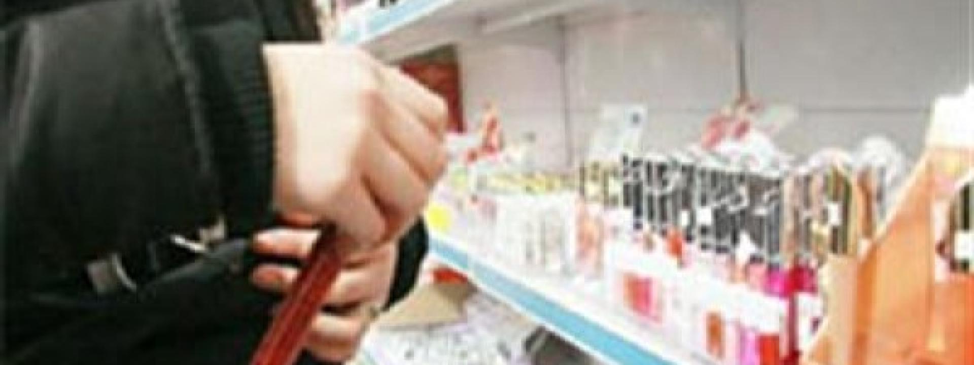 Marche - Ruba profumi per 6000 euro: ad agosto era stato arrestato per lo stesso motivo