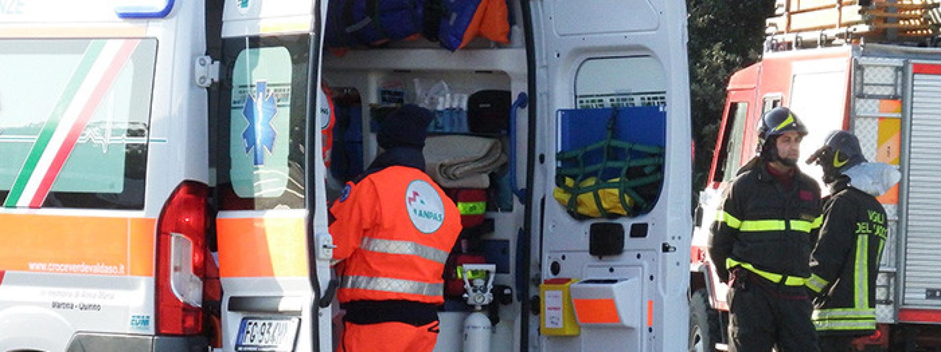 Marche - San Severino, grave incidente sul lavoro: operaio portato in ospedale in codice rosso