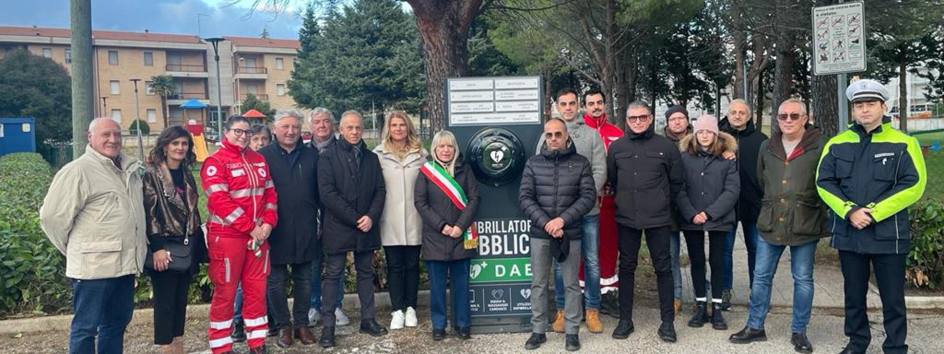 Marche - San Severino, consegnati i tre defibrillatori del progetto 