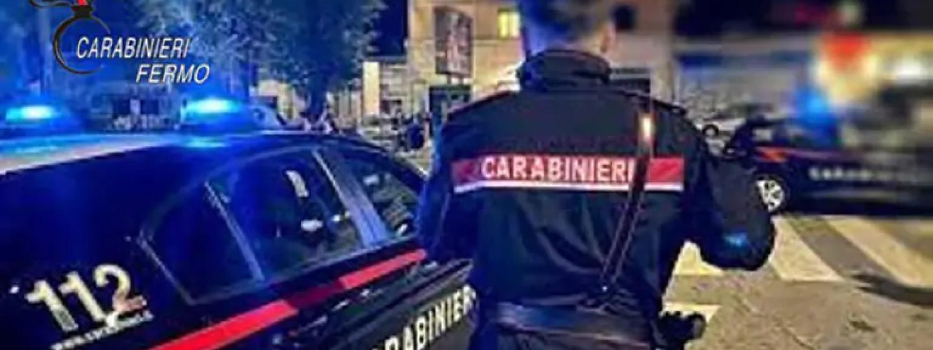 Marche - Si schianta col furgone rubato contro il muro di una casa: denunciato un marocchino