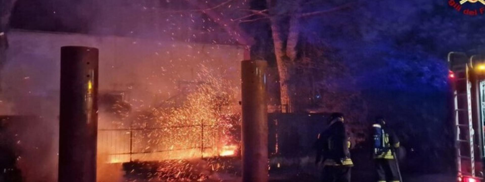 Marche - Incendi per vendetta contro un night, denunciato un 40enne