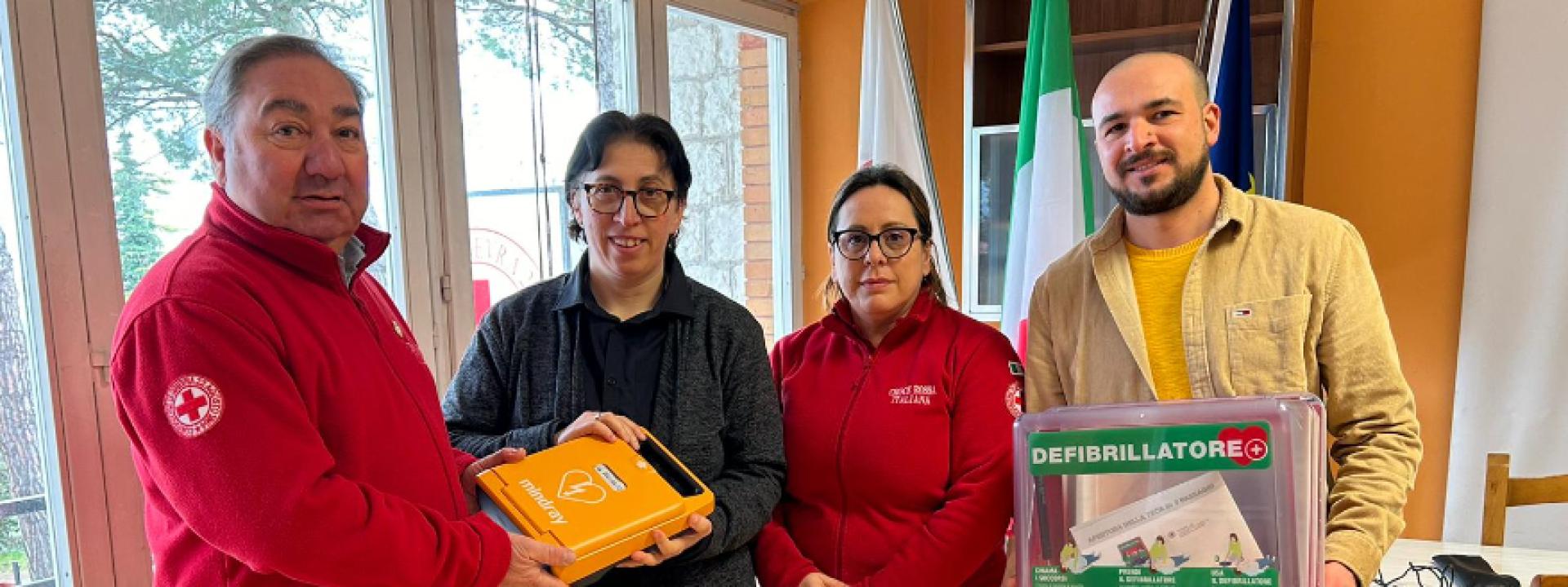 Marche - Un defibrillatore donato dalla Cri al Comune di Bolognola