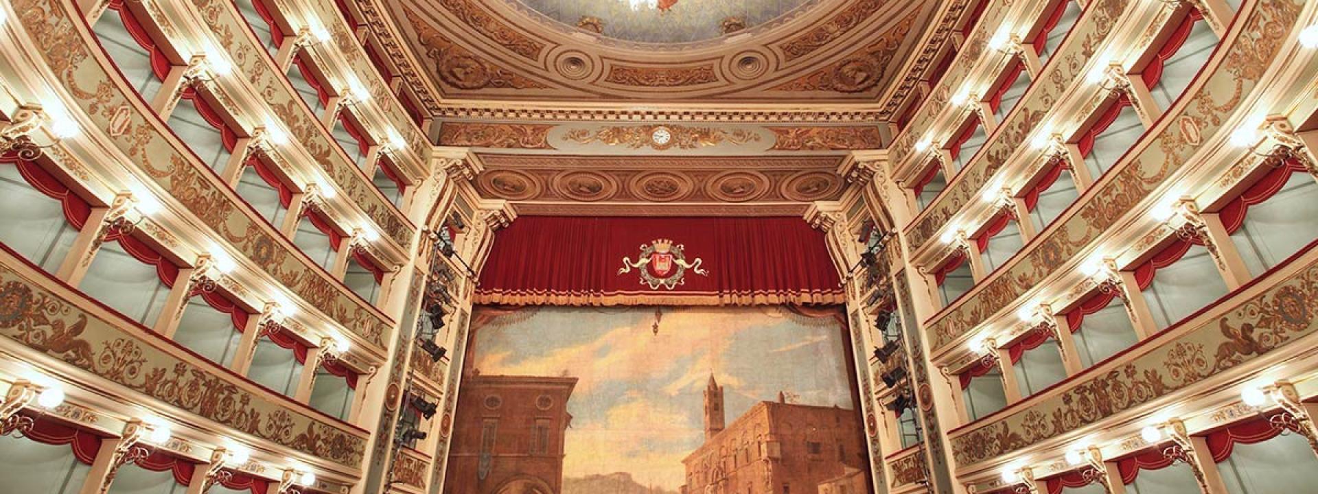 Ascoli Piceno, Lumina, al Teatro Ventidio Basso arrivano i concerti a lume di candela