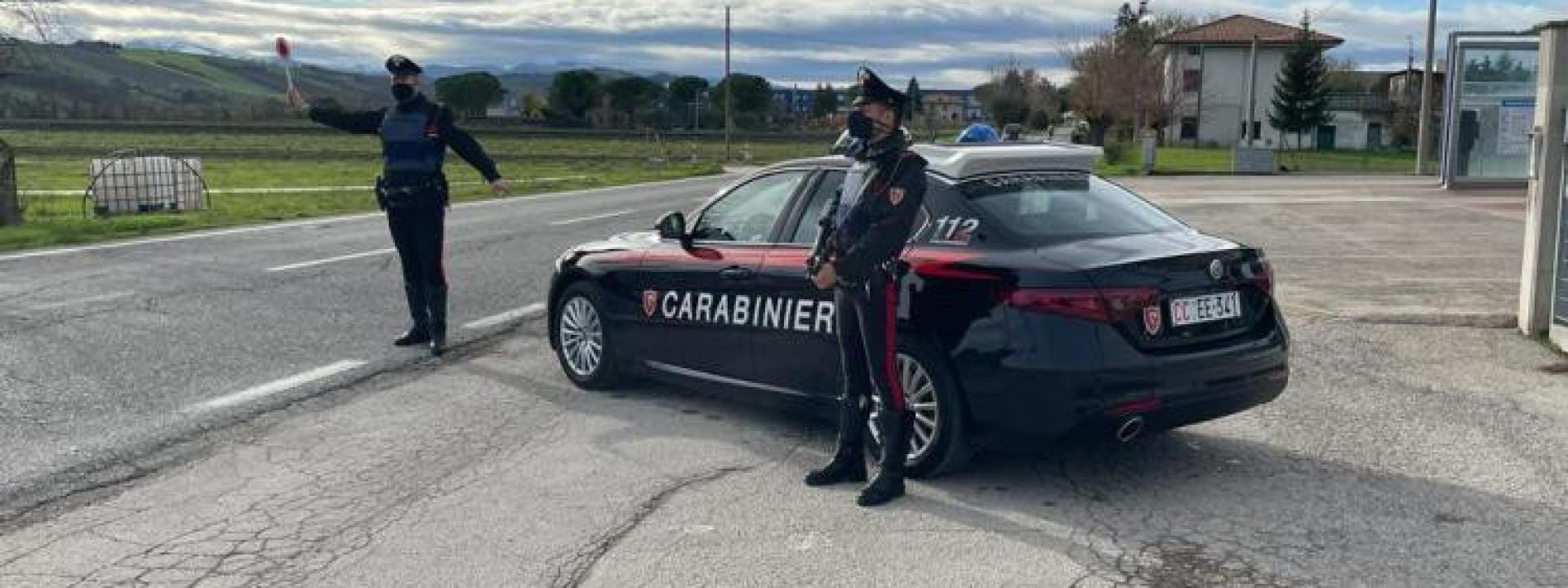 Marche - Macerata, controlli dei carabinieri: 4 denunce e 5 segnalazioni alla Prefettura