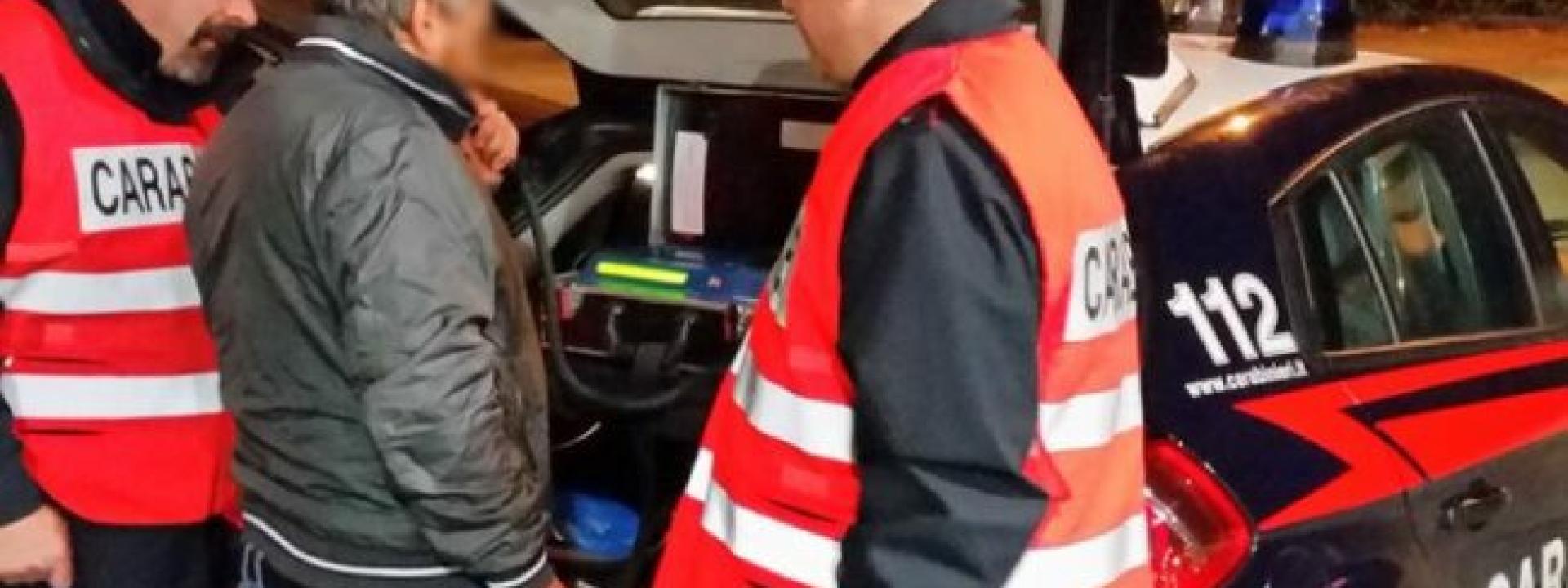 Marche - Sul posto dell'incidente arriva il carro attrezzi, ma l'autista è ubriaco: denunciato