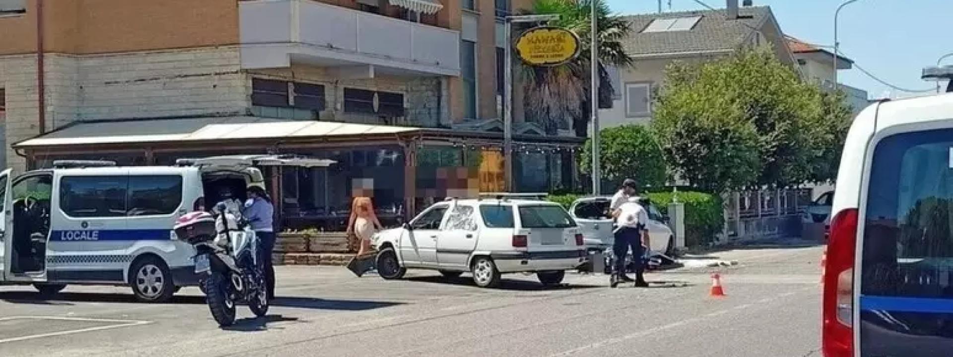 Marche - Moto contro auto: 25enne muore sul colpo