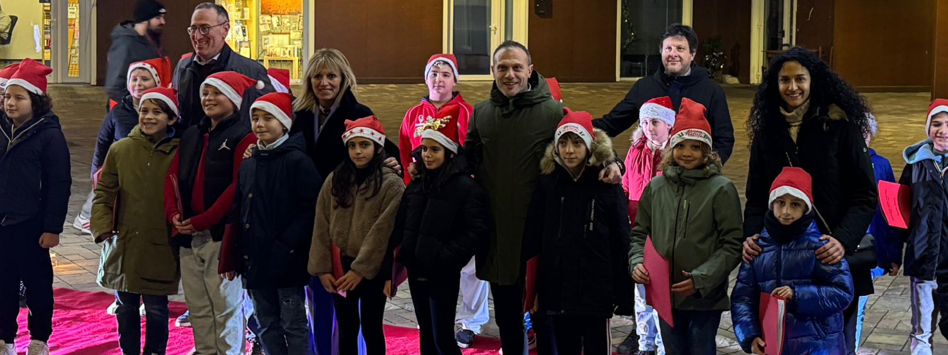 Marche - Un Natale Stellare a Camerino, “accesa la magia” al Sottocorte Village e inaugurata la “Casa di Babbo Natale”