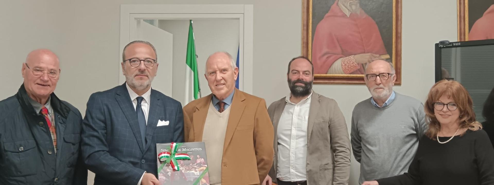 Marche - Il vice presidente del Consiglio regionale ha incontrato il sindaco di Caldarola