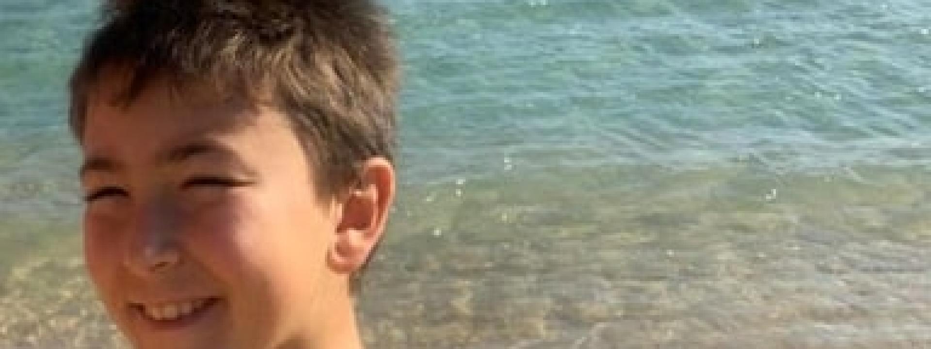 Mattia muore a soli 9 anni mentre è in vacanza coi genitori: 