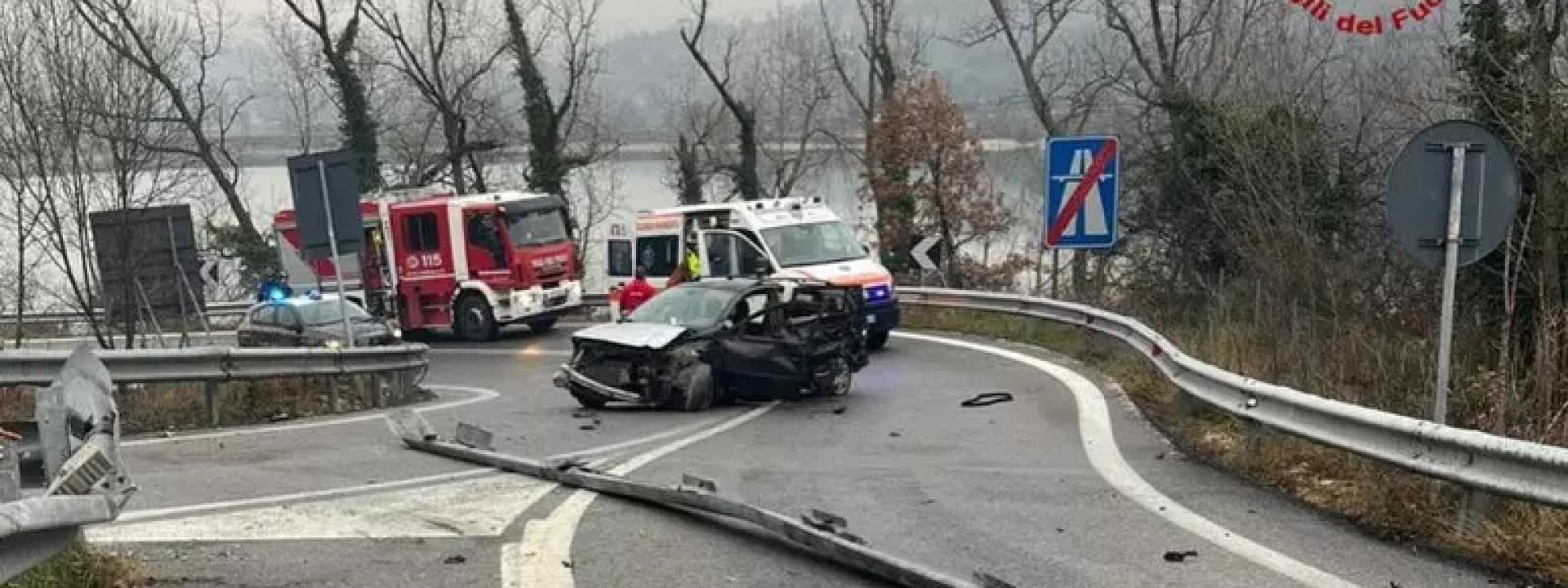 Marche - Tragico incidente in superstrada a Caccamo: morto un 51enne