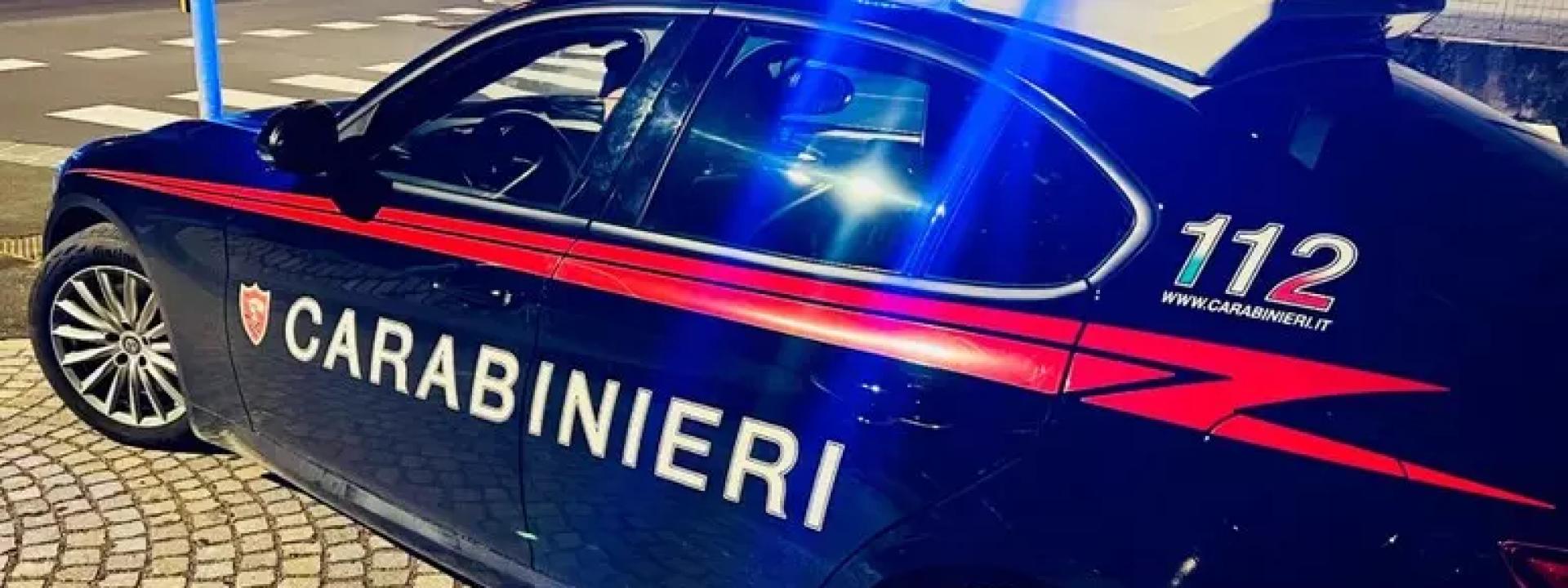 Marche - Scappa dai carabinieri e si schianta: nell'auto i militari non trovano nessuno