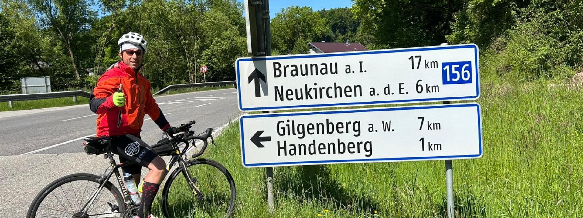 Marche - Il ciclista Tonino Pieroni già arrivato in Germania nell’impresa “Da Camerino a Capo Nord”