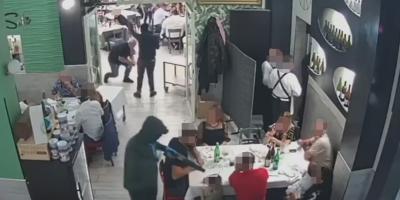 Rapina in un ristorante, esploso un colpo di fucile