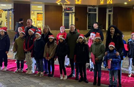 Marche - Un Natale Stellare a Camerino, “accesa la magia” al Sottocorte Village e inaugurata la “Casa di Babbo Natale”