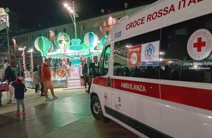 Marche - Tremendo volo dalla giostra in movimento: 27enne in codice rosso a Torrette