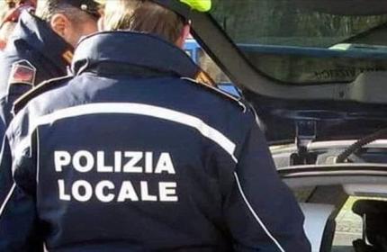 Marche - Ubriaco al volante della sua Porsche prima di pranzo: denuncia e auto sequestrata