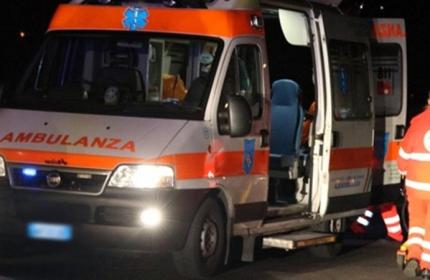 Marche - 50enne prova a separare due ragazzini, ma viene colpito e finisce in ospedale