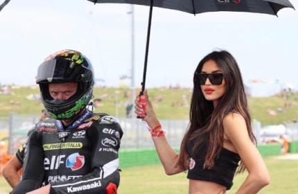 Marche - Dallo sportswear femminile al mondo dei motori: Rashway conquista la Superbike